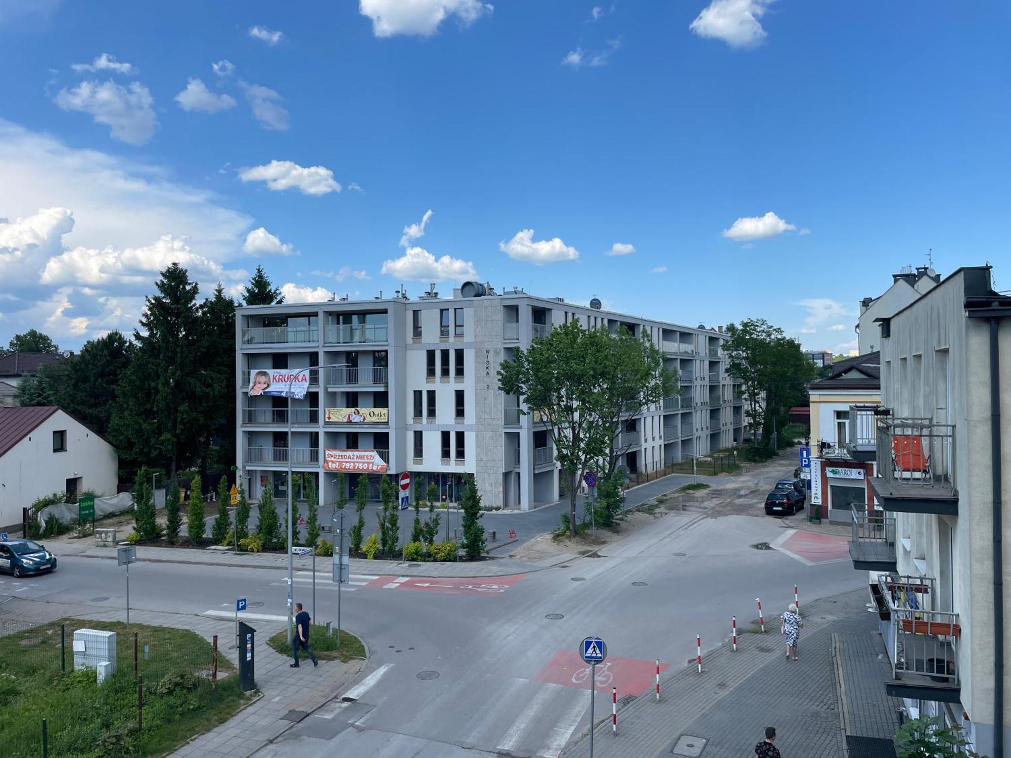 13 Apartment